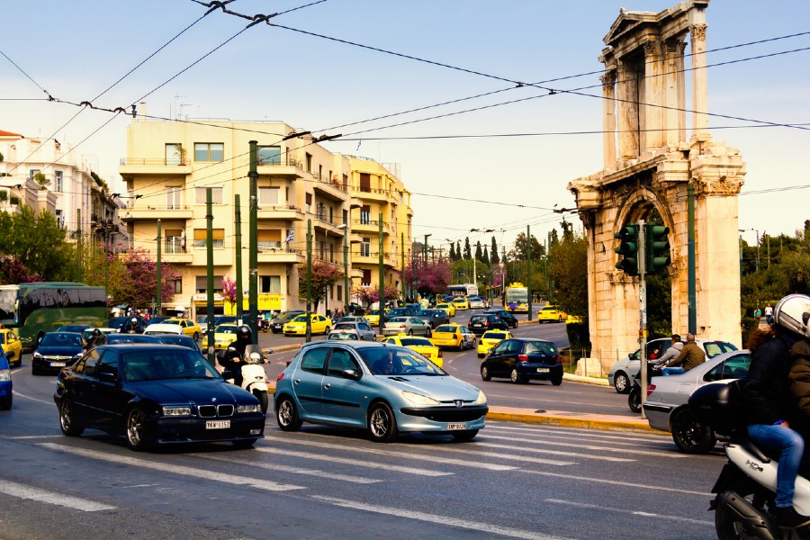 Αυτοκινητόδρομος με μεγάλη κίνηση στην Αθήνα